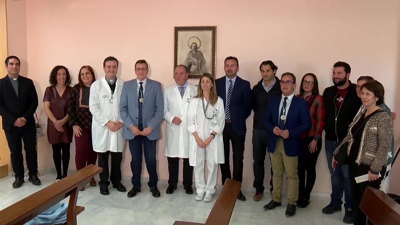 Acto de entrega de imagen de la Purísima al Hospital de Torrevieja